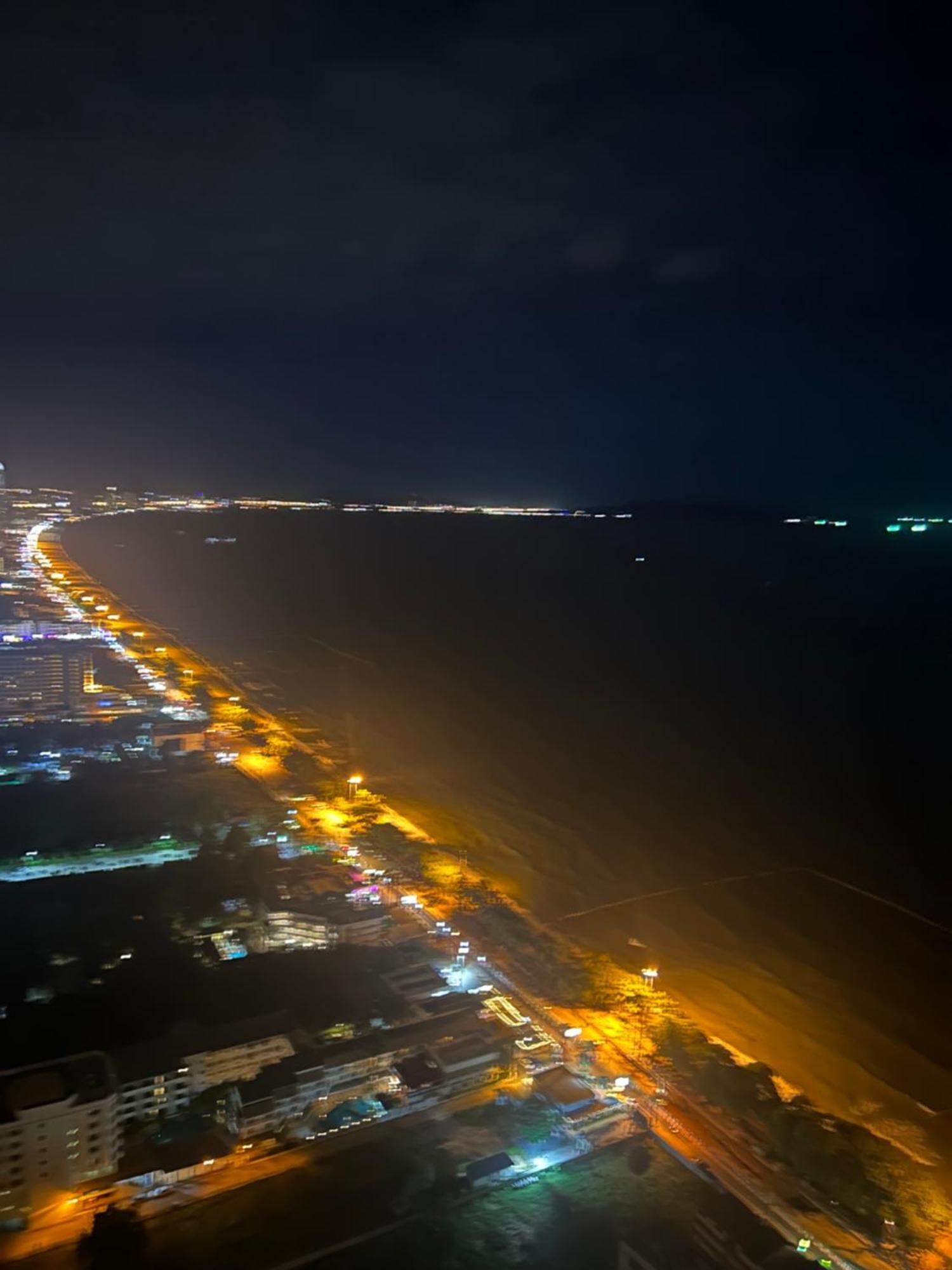 Copacabana Beach Jomtien 科帕卡巴纳海乔木提安海滩毗邻乔木提安夜市 Exterior photo